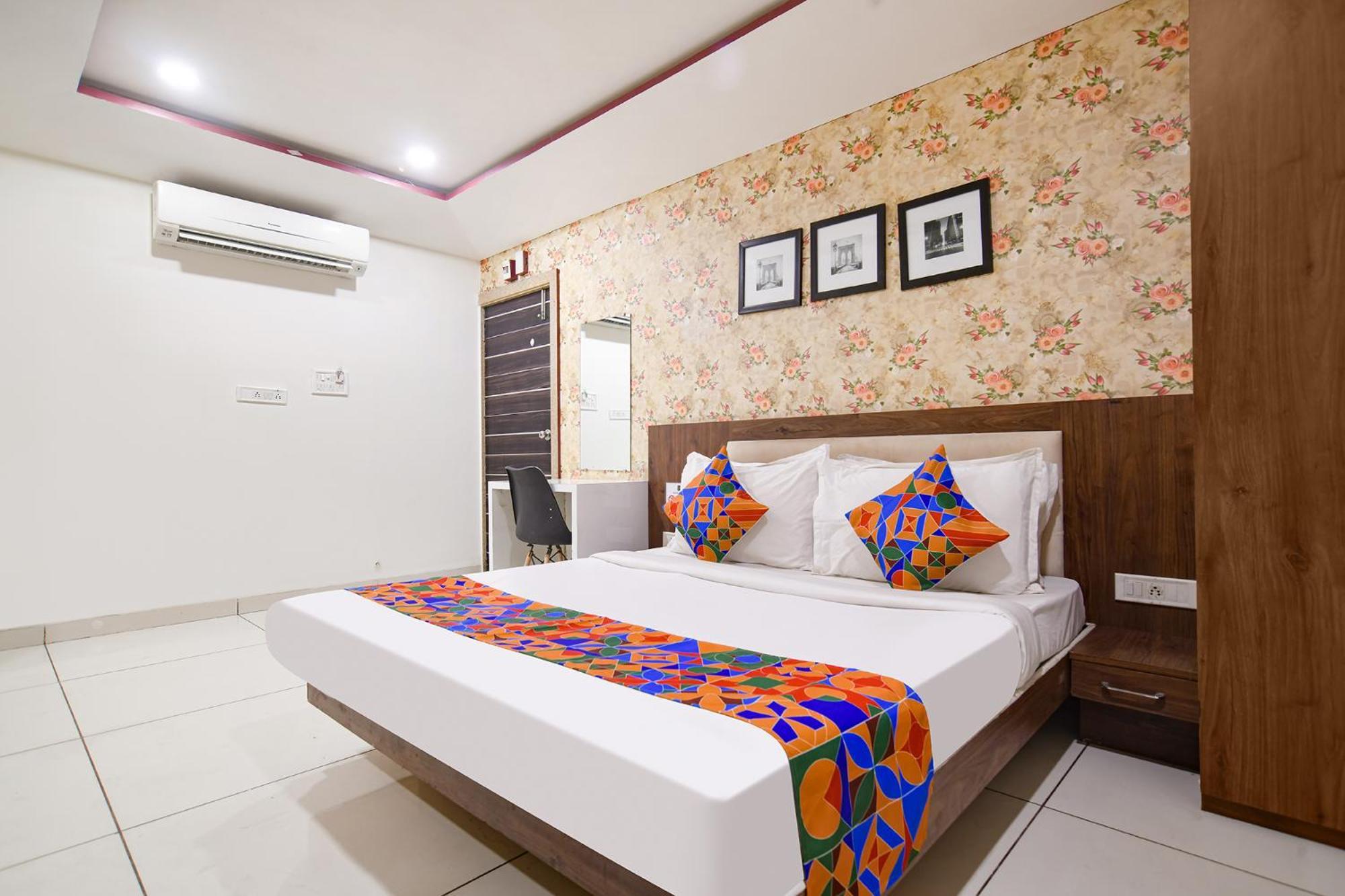 Fabhotel Shree Ram Palace Indore Bagian luar foto